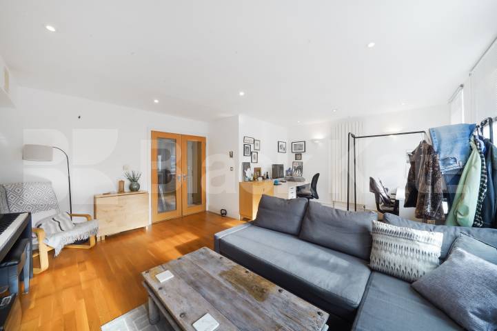 Recently redecorated & located in this highly desirable private development Marcia Road , Tower Bridge